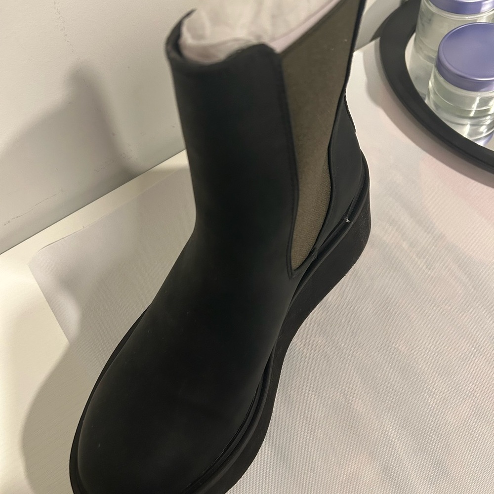 Rocket Dog Black Heyday  Boot-NWT